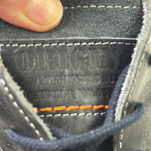 Florsheim Black Chukka Boots with Modern Design - Picture 12 of 14